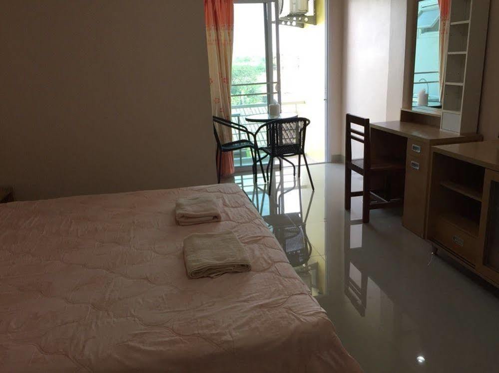 Connect Apartment Nakhonratcsaszima Kültér fotó